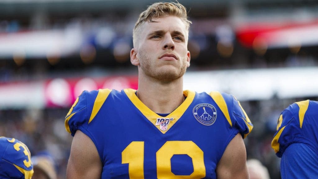 Rams tienen a Cooper Kupp decisivo para ganar el Super Bowl 2 Los Rams de Los Ángeles anunciaron el sábado por la mañana que firmaron a Kupp con una extensión de tres años. El acuerdo es por $48 millones.