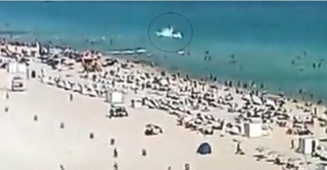 Un helicóptero se estrelló en el océano cerca de Miami Beach Un helicóptero se estrelló en el océano cerca de Miami Beach