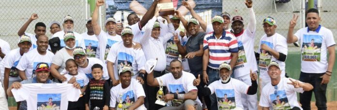 Villa Juana B campeón en  Clásico softbol