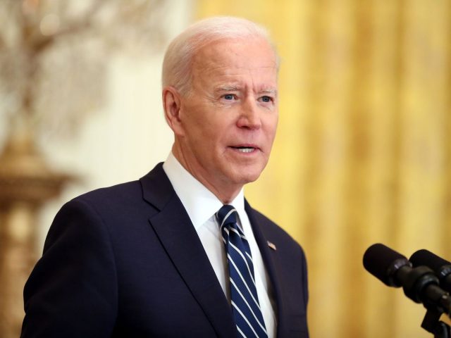 Biden aterriza en Polonia cerca de la frontera con Ucrania
