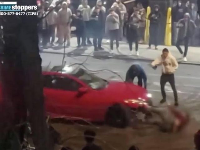 Dominicano atropellado por vehiculo hacia piruetas en el bajo Manhattan