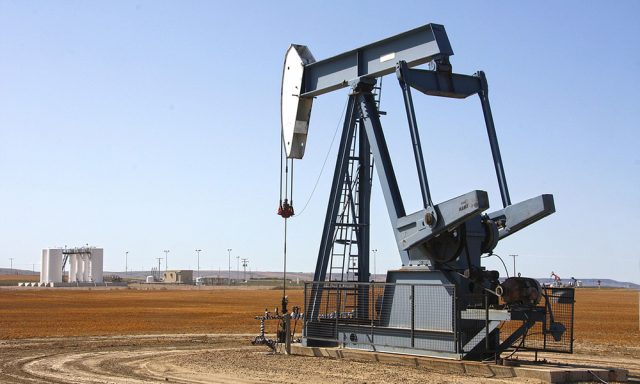 El petroleo subio ayer 17 y cerro a US10470