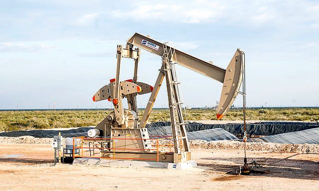 El precio del barril petroleo bajo un 06 y