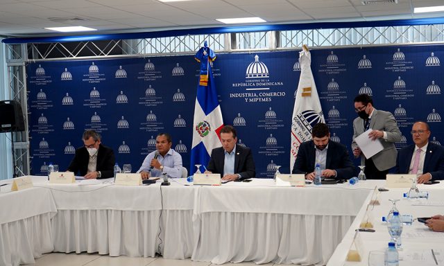 En RD diez nuevas empresas de zona franca invertiran US161