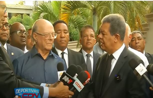 Leonel visita a Hipólito Mejía para extenderles sus condolencias Leonel visita a Hipólito Mejía para extenderles sus condolencias