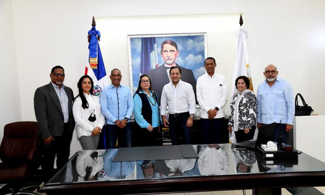 MOPC presenta propuesta entrada a Santiago