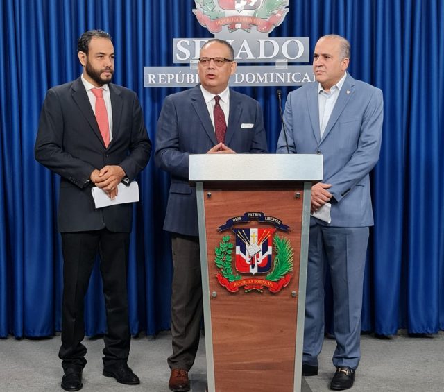 Presentan al Senado propuesta de referendo consultivo para eliminar AFP