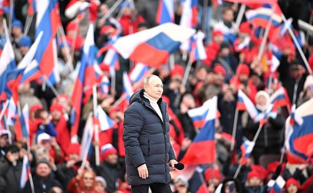 Putin destaca la unidad de los rusos ante campana militar