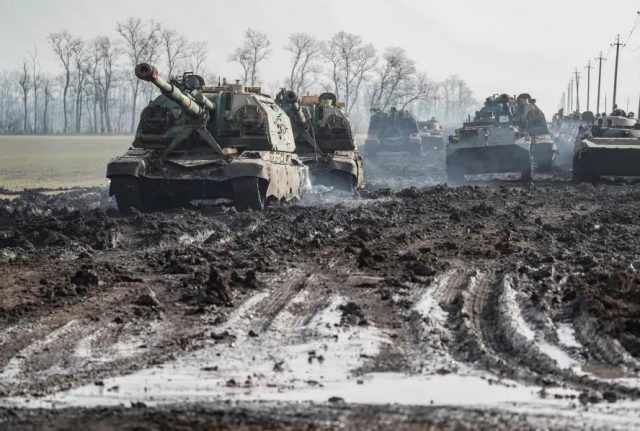 El juez decidió entonces obligarlo, como medida de coacción, a presentarse quincenalmente en una comisaría de Policía. EFE El juez decidió entonces obligarlo, como medida de coacción, a presentarse quincenalmente en una comisaría de Policía. EFE