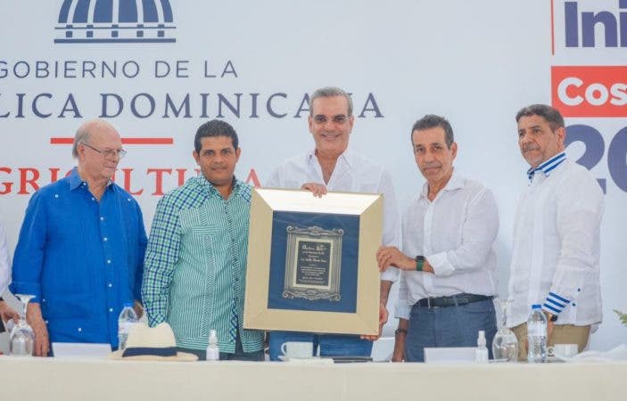 1650653060 411 Presidente Luis Abinader asegura en RD no falta comida