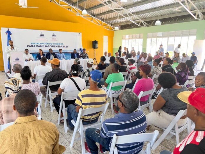 Gobierno inicia readecuación de viviendas en San Cristóbal