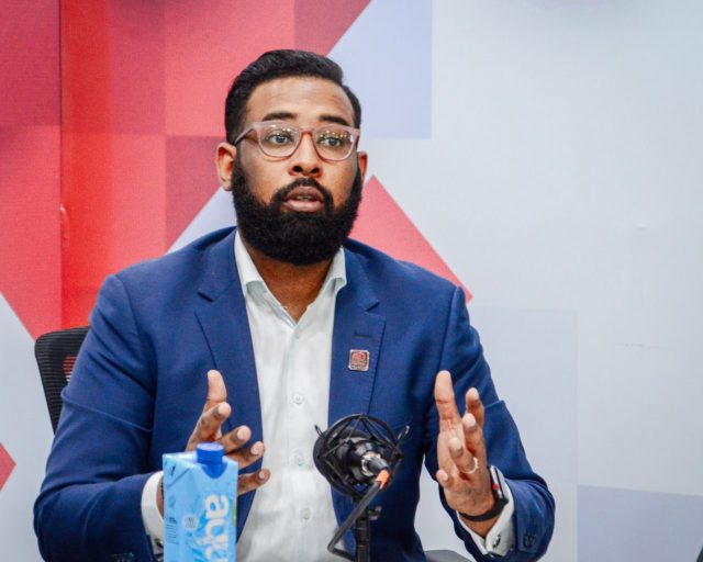 Glenn Davis afirma proyecto cero aranceles busca pagar favor politico