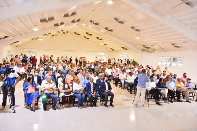 Gobierno transformara centros de acopio de los ganaderos