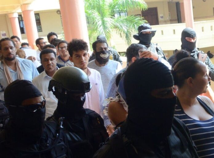 Jueza dicta prisión preventiva contra 8 de caso Discovery