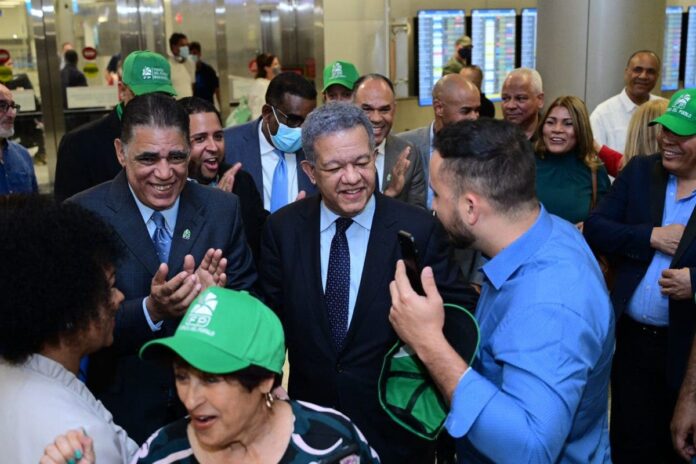 Leonel Fernández inicia recorrido en Estados Unidos