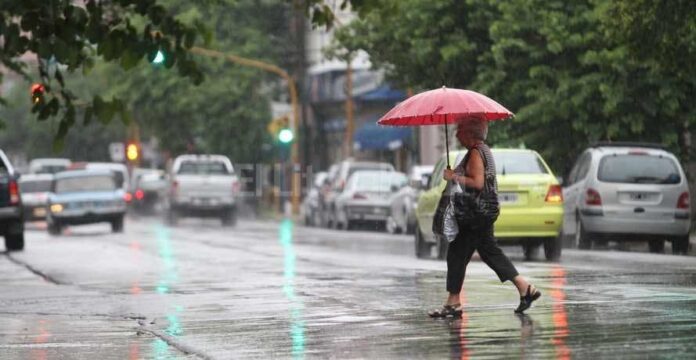 Onamet: Continuarán las lluvias debido a una vaguada