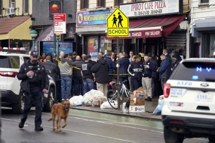 Tiroteo en metro de Nueva York: Suben a 16 los heridos, ocho de bala