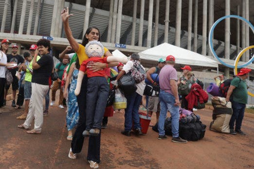 1672578712 356 Brasil Miles de personas se empiezan a congregar para la