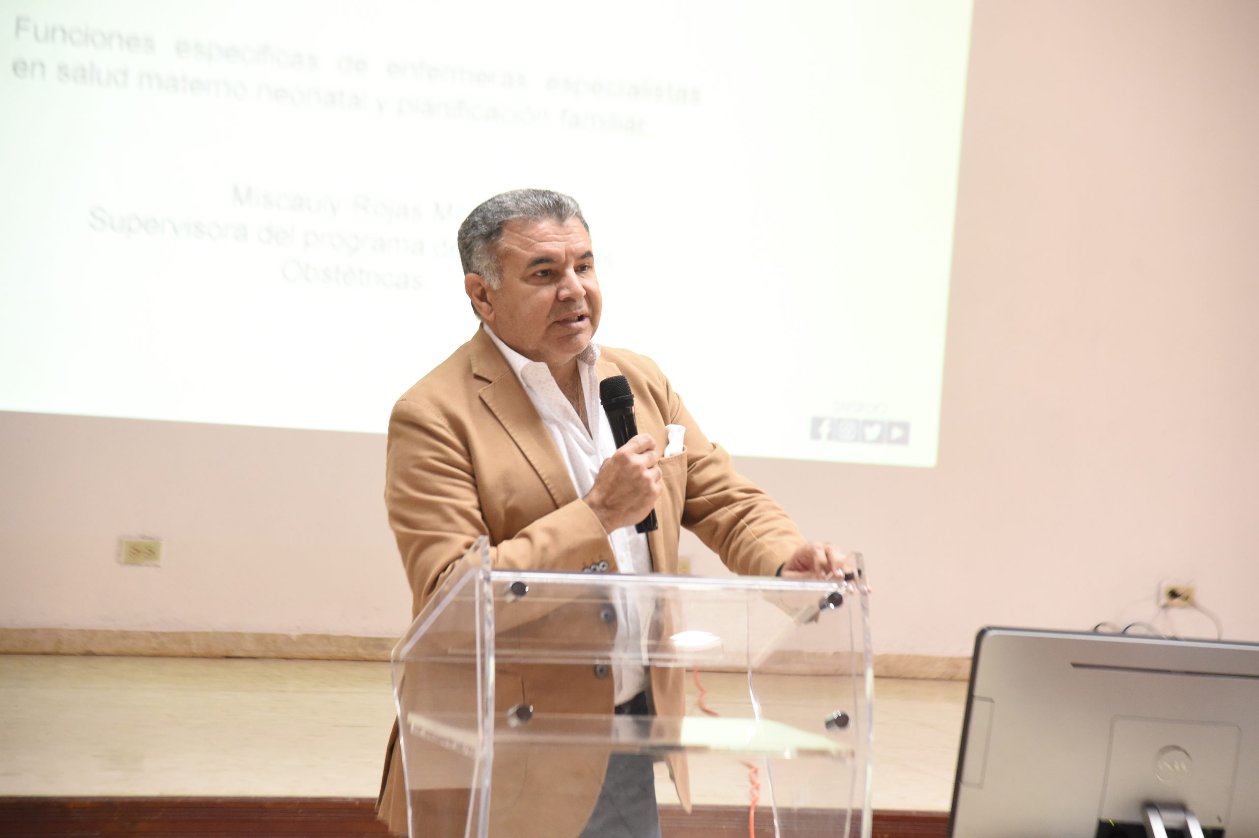 1674916795 17 SNS entrega a 13 hospitales enfermeras especializadas en atencion materno neonatal