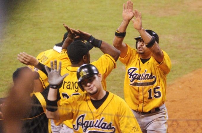 Aguilas Cibaenas 90 anos volando alto