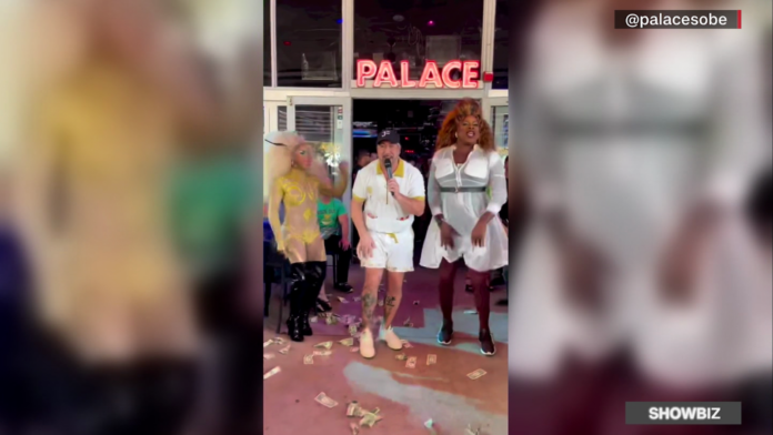 Joey Fatone sorprende cantando en un restaurante en Miami Beach