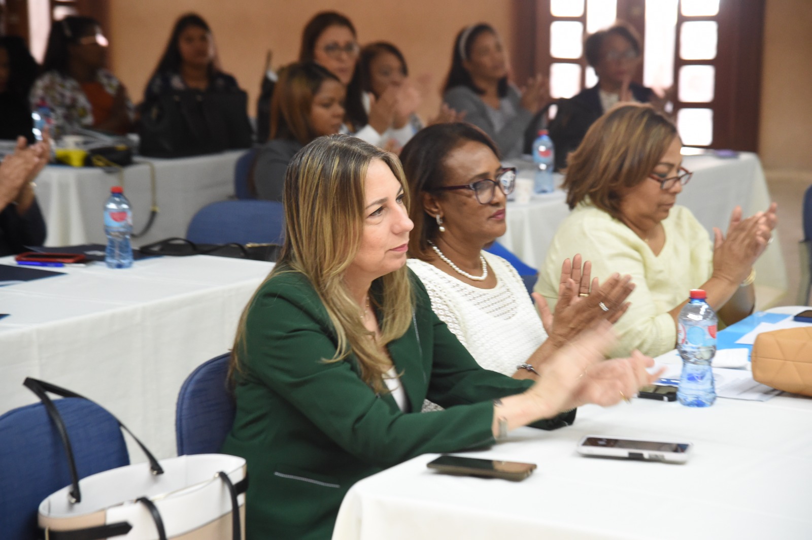 SNS entrega a 13 hospitales enfermeras especializadas en atencion materno neonatal