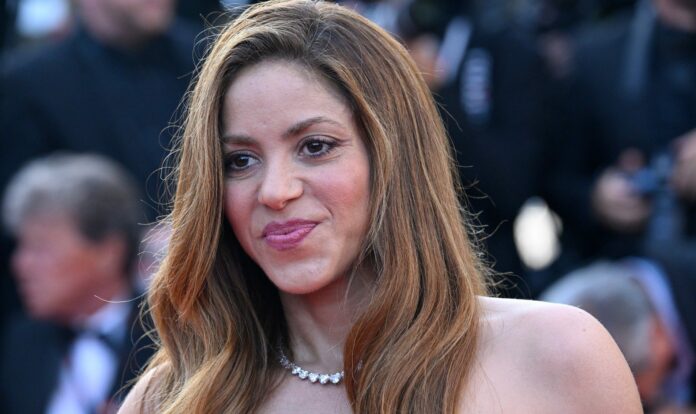 Shakira recibe serenata y celebra con amigas su nuevo éxito musical con Bizarrap