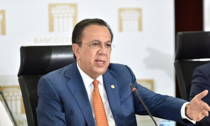 Valdez Albizu: “Turismo representó tercera parte crecimiento economía RD”