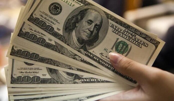 Viernes 27: ¿A cómo está el dólar y el euro?