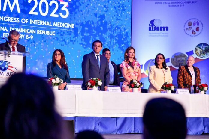 Inauguran 36º Congreso Mundial de Medicina Interna; vicepresidenta lo cataloga de valioso y trascendental
