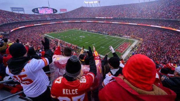 1676013063 781 Protestantes nativos americanos exigen a Chiefs cambiar su nombre y