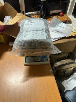 1677186595 220 Entran marihuana a RD camuflada en aspiradora y cajas de