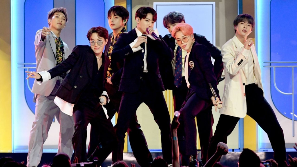 1677508013 366 La estrella de BTS J Hope se alistara para el servicio