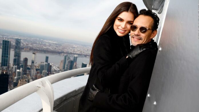 Celebridades reaccionan ante la espera del primer bebé de Marc Anthony y Nadia Ferreira