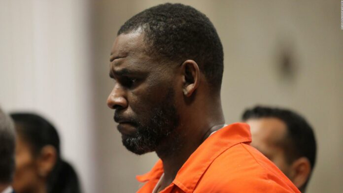 R. Kelly recibe una nueva sentencia a 20 años de prisión por pornografía infantil en un caso federal. Ya paga una condena de 30 años de cárcel