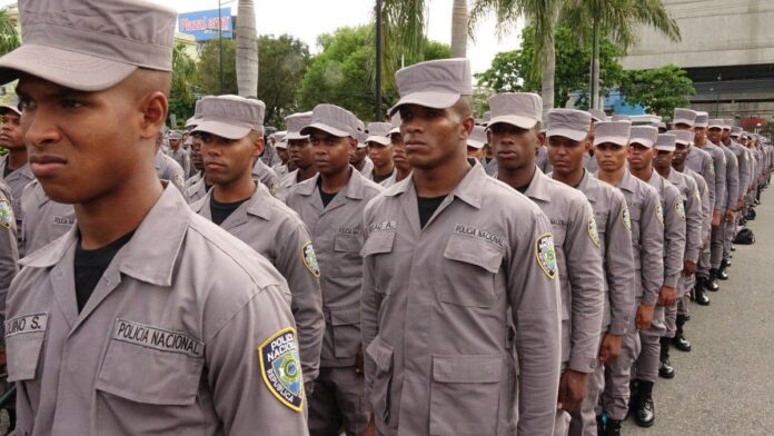 Rendición de cuentas: Policías cobrarán un salario mínimo de US$500 dólares al mes