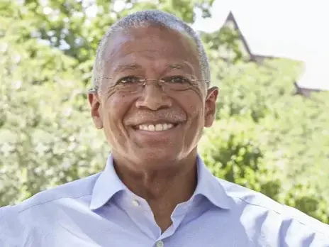 Senador estatal Robert Jackson efectuara su posesion comunitaria en El.webp