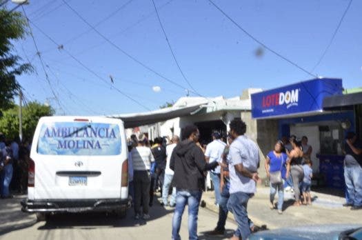 Velan restos de nino ultimado por policia en Santiago