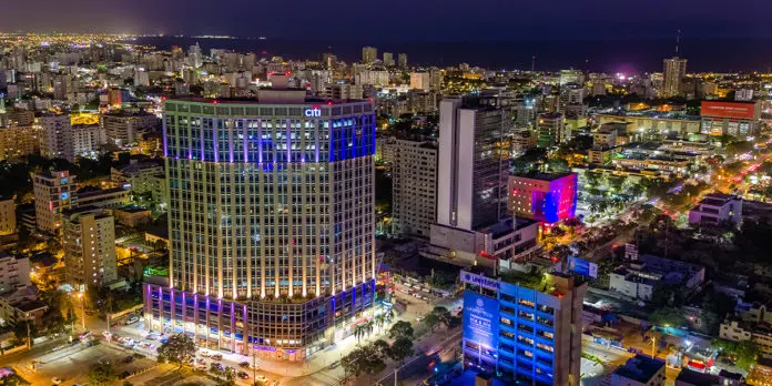 av-winston-churchill-santo-domingo-centroamerica