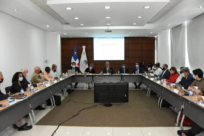 empresarios-siguen-barajando-aumento-de-salarios