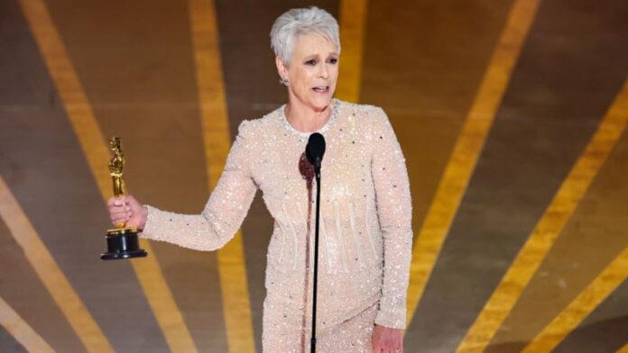 Jamie Lee Curtis gana su primer Oscar y recuerda a sus padres, estrellas de cine que nunca obtuvieron el galardón