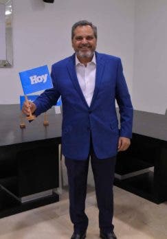 Noboa desglosa plan de construccion y reparacion de estadios