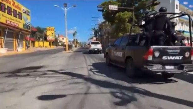 Paro en SFM desechos y neumaticos incendiados obstaculizan paso vehicular