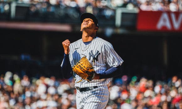 1681469932 455 Ruiz batea de 4 3 en reves Oakland Bautista gana