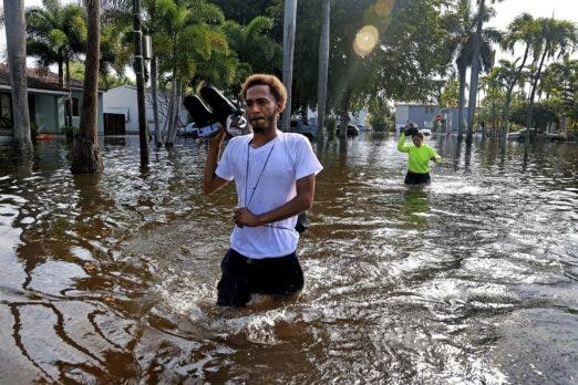 1681500355 338 Fotos y videos Fuertes lluvias provocaron inundaciones en el sur de