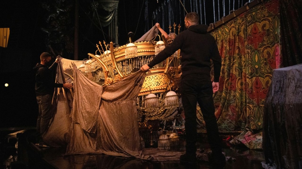 1681675613 708 Los seguidores de El Fantasma de la Opera se despiden