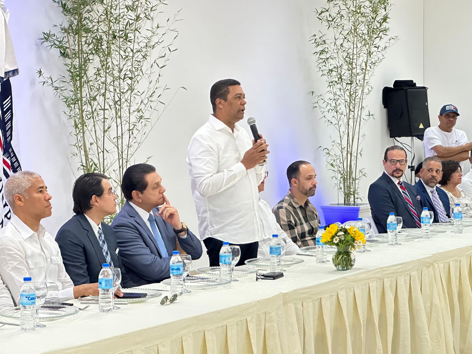 1681734301 119 Salud Publica entrega en Santiago medicamentos para pacientes diabeticos y con