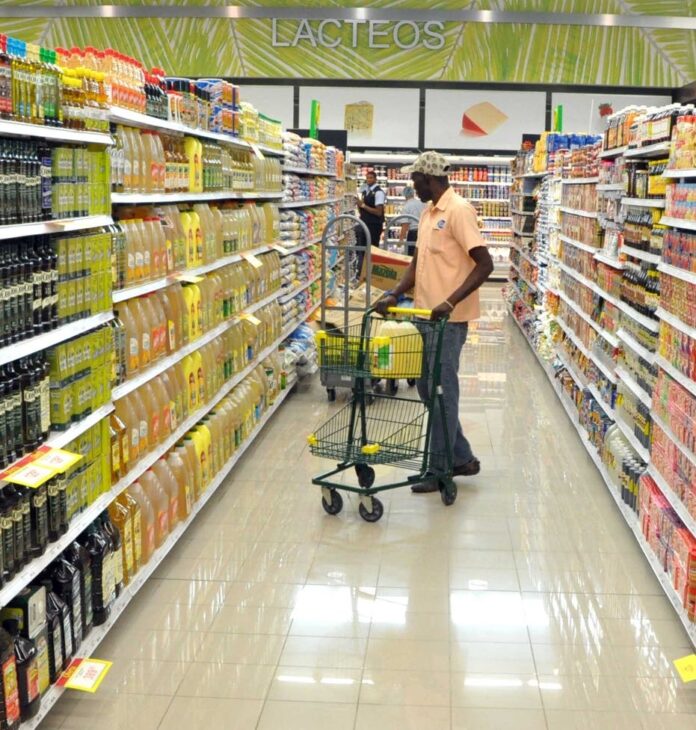 Esperan economía se active este fin de semana por aumento salarial