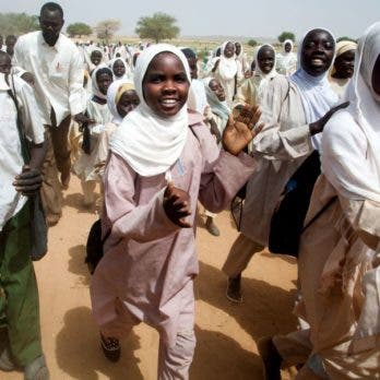 Evacúan a 450 estudiantes atrapados en una escuela Evacúan a 450 estudiantes atrapados en una escuela