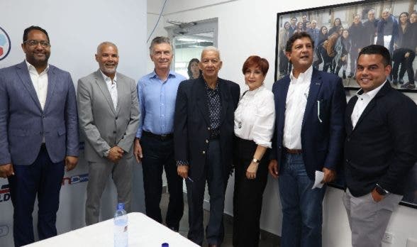 Macri resalta entusiasmo de la juventud en futbol mundial